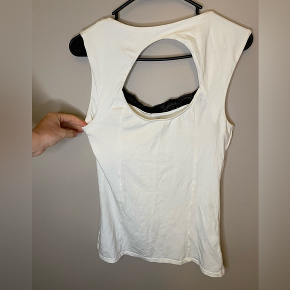 Express ivory and lace top - Picture 2 of 4